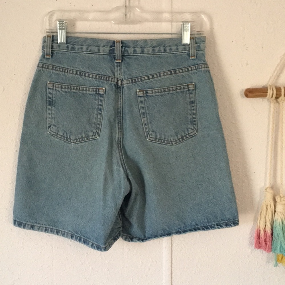 🤖VTG mid rise medium wash denim shorts - Picture 3 of 8